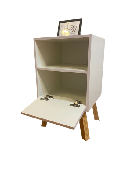 Velador nordico con puerta